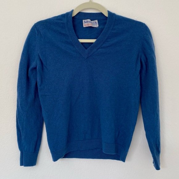 Vintage 50s Cashmere Ballantyne of Peebles Scotland Royal Blue V Neck Sweater - Picture 10 of 10